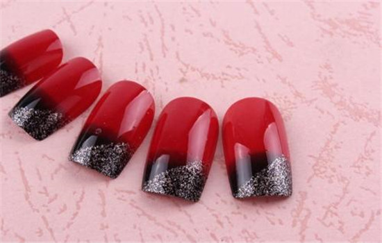 How to remove the nails made by the nail shop